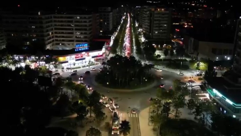 Vlora ndriçohet me LED! Shikoni pamjet me dron të qytetit natën (VIDEO)