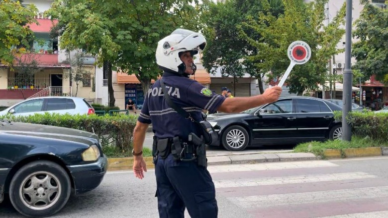 Rrugorja e Elbasanit bën bilancin: 16 shoferë të arrestuar dhe 6915 gjoba vetëm në Shtator! Mbi 3 mijë drejtues me shpejtësi dhe 84 në gjendje të dehur!