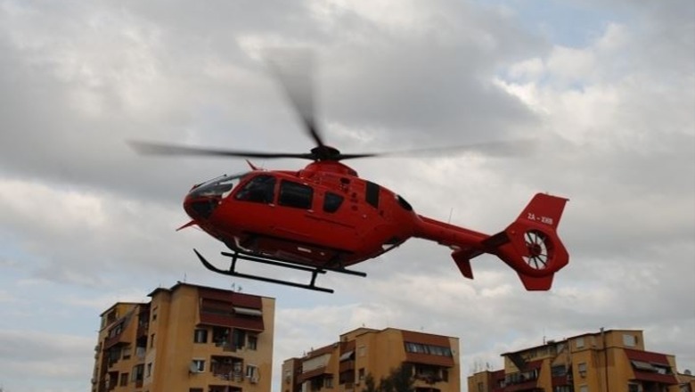 Ksamil/ Ishte duke vjelë ullinj, 46 vjeçari bie nga pema dhe plagoset rëndë! Transportohet me urgjencë me helikopter drejt Tiranës (EMRI)