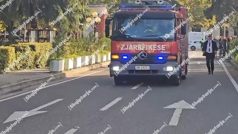 Priten tensione/ Forcat e policisë zbarkojnë në Kuvend, mbërrin edhe zjarrfikësja (VIDEO)