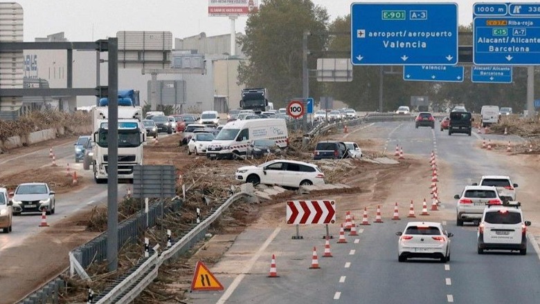 Përmbytjet ‘apokaliptike në Spanjë, shkon në 213 numri i viktimave