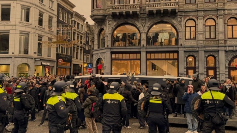 Policia holandeze ndalon protestën propalestineze, pas dhunës në futboll